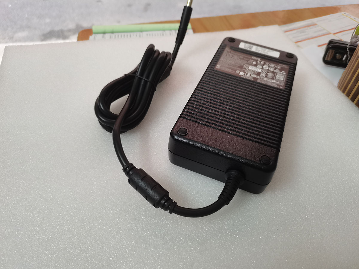 NEW Genuine 330W 19.5V 16.92A  - Pc Gaming Dell Alienware recension och pris